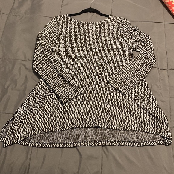 Black and white patterned tunic sz medium - Picture 5 of 6